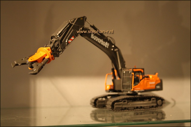 Volvo EC460C Boverhoff (NZG-1:50) - BouwmachineFORUM.nl